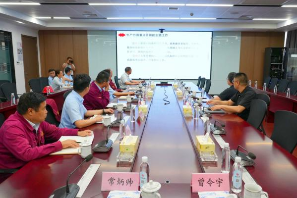 集团党委书记、董事长沈彬来淮钢调研指导